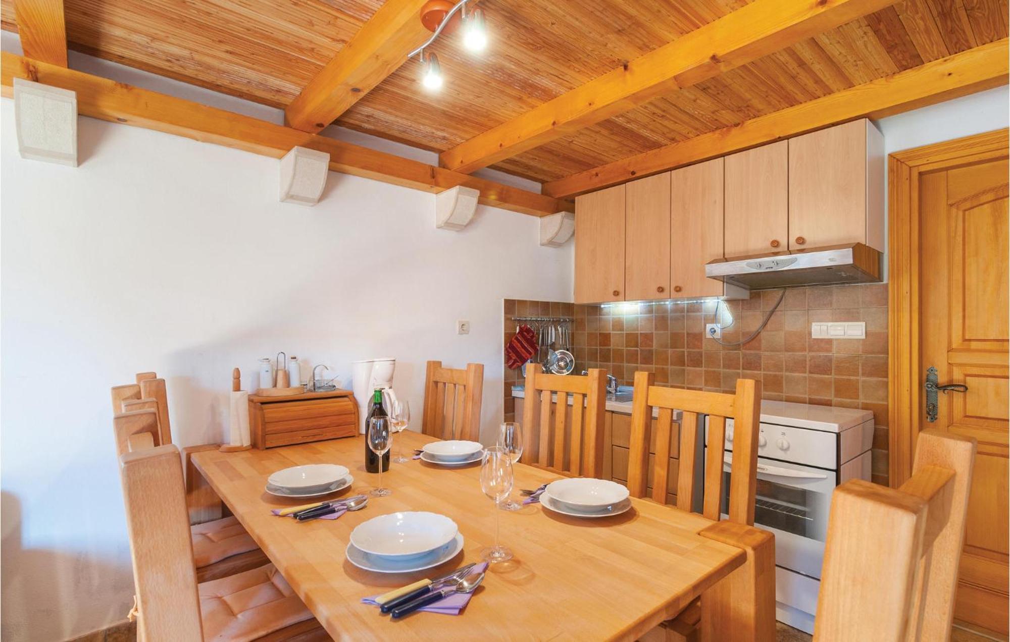 1 Bedroom Awesome Home In Postira Εξωτερικό φωτογραφία