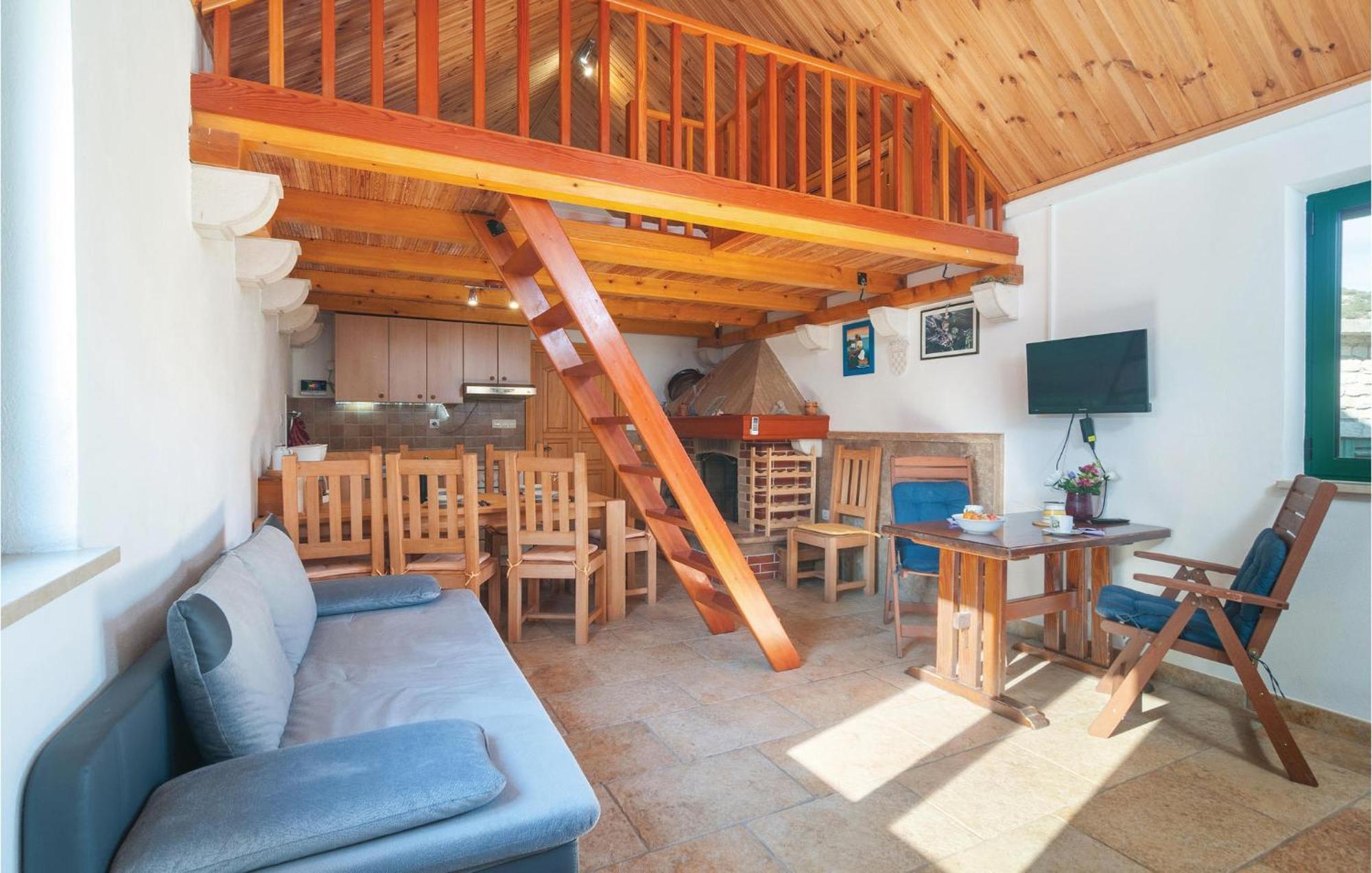 1 Bedroom Awesome Home In Postira Εξωτερικό φωτογραφία